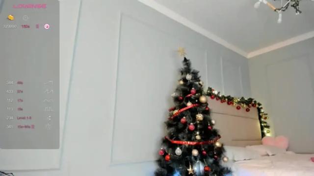 Image 11 of emma_clarc Stream on Chaturbate on 16 months ago