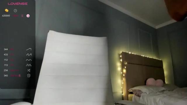 Image 11 of emma_clarc Stream on Chaturbate on 16 months ago