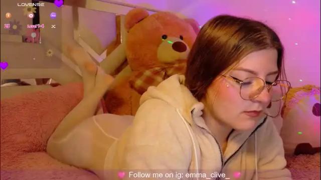 Image 10 of emma_clive Stream on Chaturbate on 2 months ago