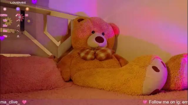 Image 4 of emma_clive Stream on Chaturbate on 1 month ago