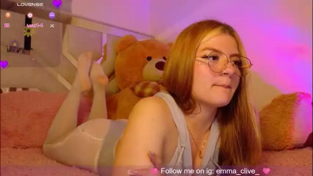 Image 3 of emma_clive Stream on Chaturbate on 1 month ago