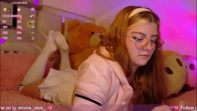 Image 7 of emma_clive Stream on Chaturbate on 1 month ago