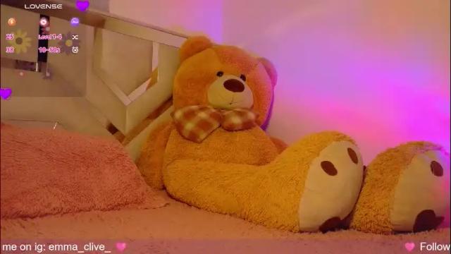 Image 2 of emma_clive Stream on Chaturbate on 22 days ago