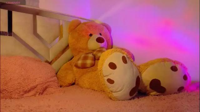Image 3 of emma_clive Stream on Chaturbate on 20 days ago