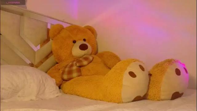 Image 11 of emma_clive Stream on Chaturbate on 1 month ago