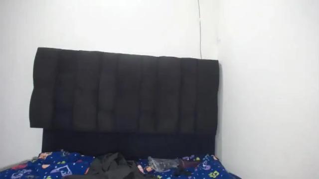 Image 12 of emma_cloeee Stream on Chaturbate on 12 months ago