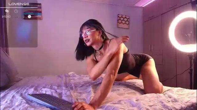 Image 3 of emma_demonn Stream on Chaturbate on 12 days ago