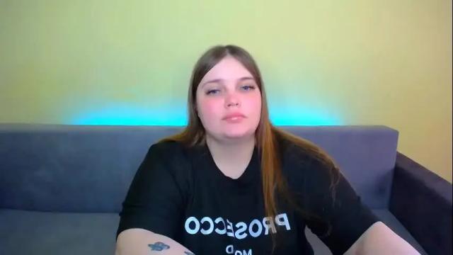 Image 7 of emma_dorn Stream on Chaturbate on 12 days ago