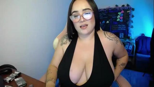 Image 8 of emma_evans07 Stream on Chaturbate on 2 months ago