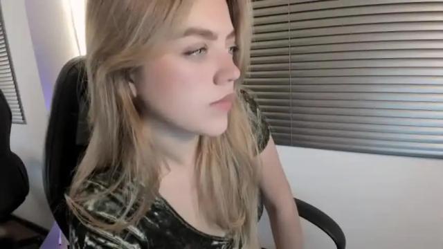 Image 11 of emma_ford1 Stream on Chaturbate on 13 months ago