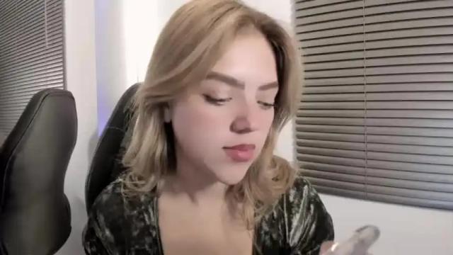 Image 6 of emma_ford1 Stream on Chaturbate on 13 months ago