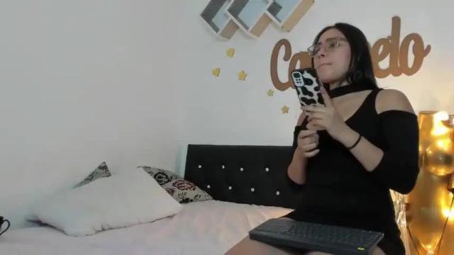 Image 7 of emma_jhonss Stream on Chaturbate on 17 months ago