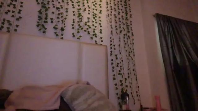 Image 2 of emma_johnson_ Stream on Chaturbate on 3 months ago