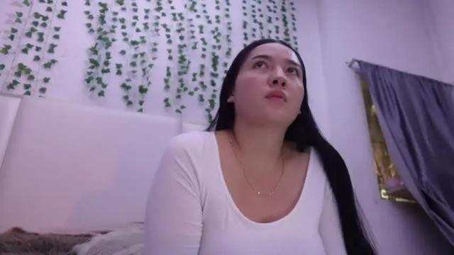 Image 4 of emma_johnson_ Stream on Chaturbate on 2 months ago