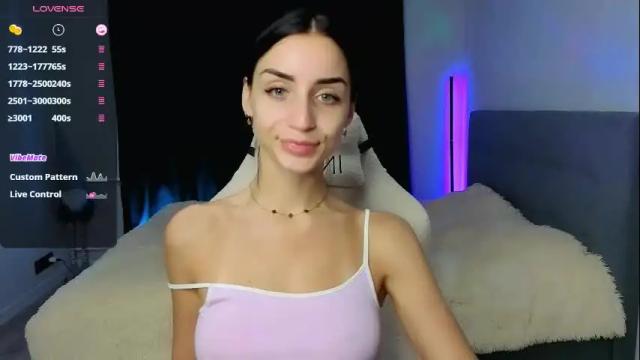 Image 2 of emma_jordan Stream on Chaturbate on 1 month ago
