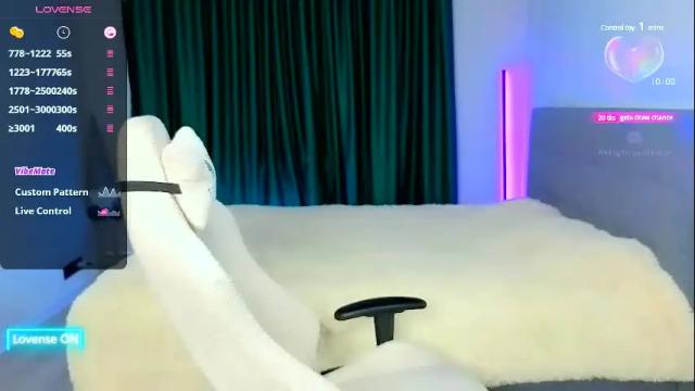 Image 10 of emma_jordan Stream on Chaturbate on 10 days ago