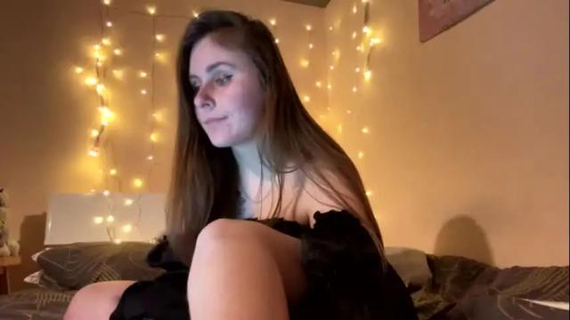 Image 3 of emma_just Stream on Chaturbate on 1 month ago