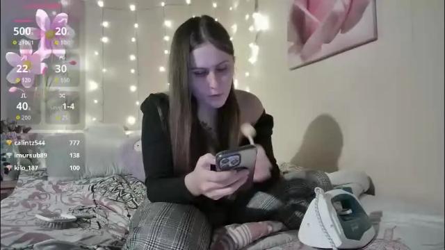 Image 3 of emma_just Stream on Chaturbate on 9 days ago