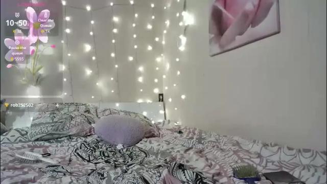 Image 2 of emma_just Stream on Chaturbate on 4 days ago