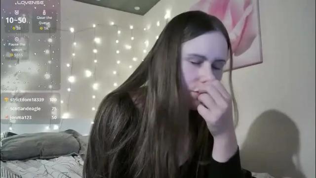 Image 2 of emma_just Stream on Chaturbate on 27 days ago