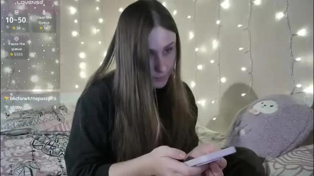 Image 4 of emma_just Stream on Chaturbate on 13 days ago