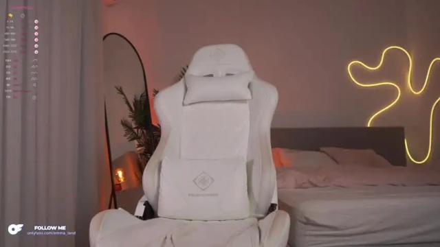 Image 3 of emma_land Stream on Chaturbate on 14 months ago