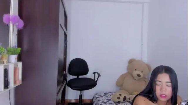 Image 3 of emma_lean Stream on Chaturbate on 24 days ago