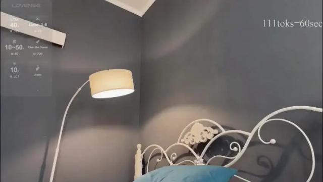 Image 12 of emma_lov2 Stream on Chaturbate on 1 month ago