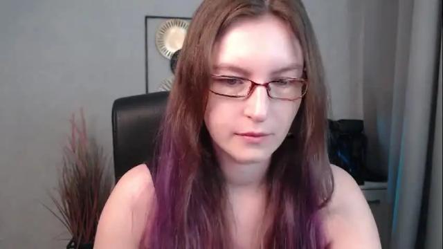 Image 3 of emma_lust94 Stream on Chaturbate on 26 days ago