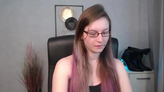 Image 3 of emma_lust94 Stream on Chaturbate on 1 month ago