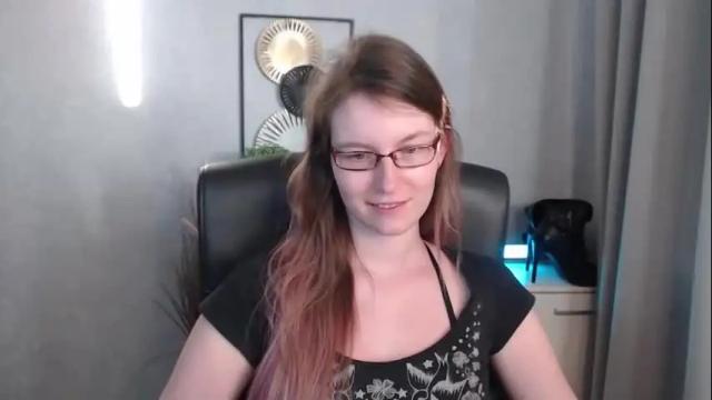 Image 10 of emma_lust94 Stream on Chaturbate on 19 days ago