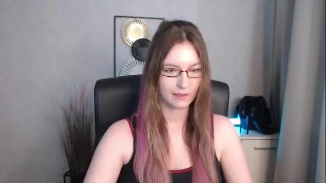 Image 2 of emma_lust94 Stream on Chaturbate on 3 days ago