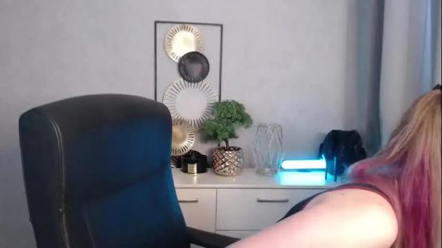 Image 2 of emma_lust94 Stream on Chaturbate on 2 days ago