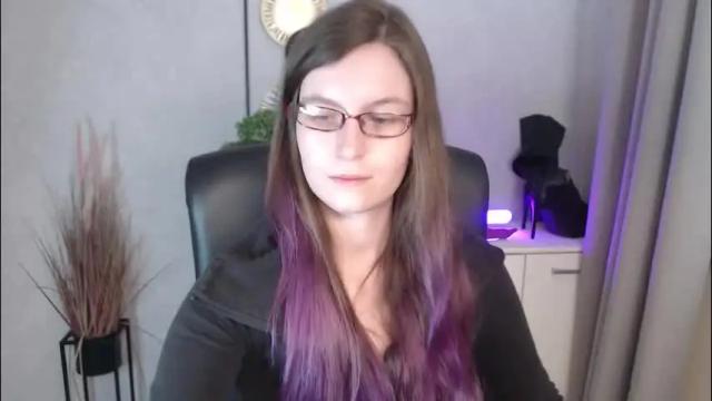 Image 2 of emma_lust94 Stream on Chaturbate on 1 month ago