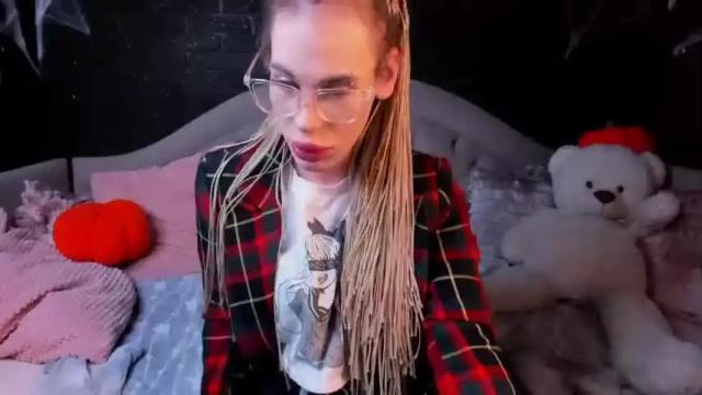 Thumbnail 1, emma_millss_'s Stream at Chaturbate, 19 months ago