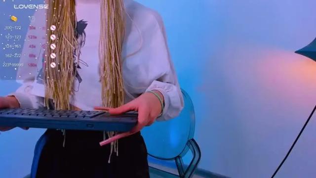 Image 10 of emma_millss_ Stream on Chaturbate on 18 months ago
