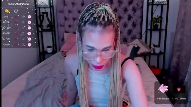 Image 11 of emma_millss_ Stream on Chaturbate on 10 months ago