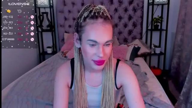 Image 5 of emma_millss_ Stream on Chaturbate on 10 months ago