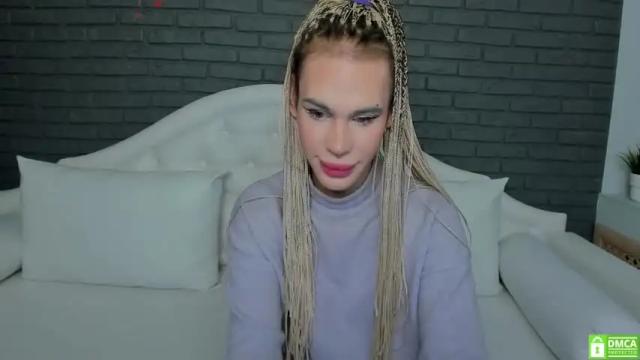 Image 3 of emma_millss_ Stream on Chaturbate on 18 months ago