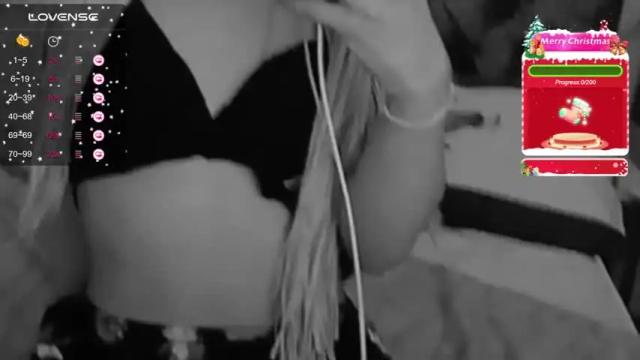 Image 12 of emma_millss_ Stream on Chaturbate on 17 months ago