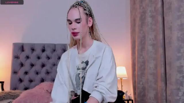 Thumbnail 1, emma_millss_'s Stream at Chaturbate, 17 months ago