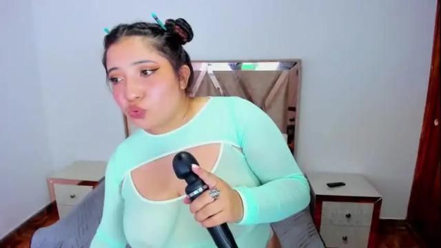 Image 10 of emma_monserratt Stream on Chaturbate on 1 month ago