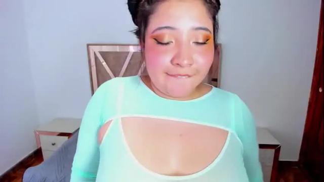 Image 8 of emma_monserratt Stream on Chaturbate on 1 month ago