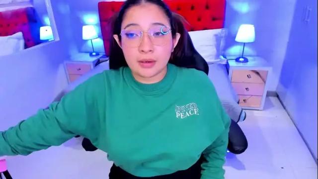 Image 12 of emma_monserratt Stream on Chaturbate on 1 month ago