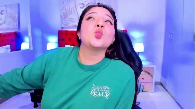 Image 6 of emma_monserratt Stream on Chaturbate on 1 month ago