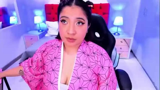 Image 4 of emma_monserratt Stream on Chaturbate on 29 days ago