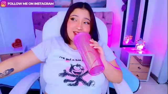 Image 11 of emma_monserratt Stream on Chaturbate on 12 days ago