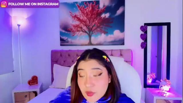 Image 12 of emma_monserratt Stream on Chaturbate on 8 days ago