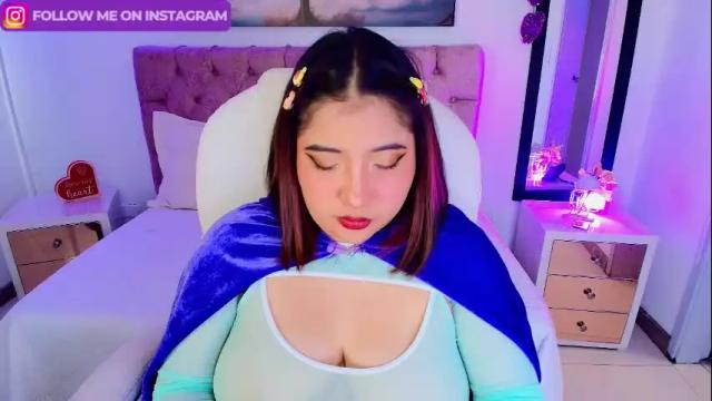 Image 8 of emma_monserratt Stream on Chaturbate on 8 days ago