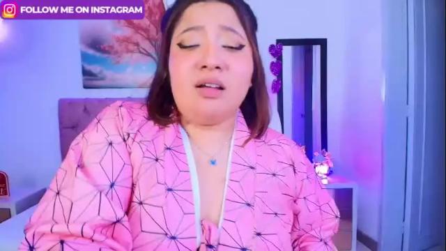 Image 3 of emma_monserratt Stream on Chaturbate on 6 days ago